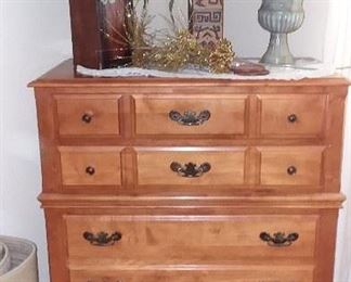 chest of drawers dresser 