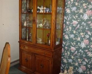 display hutch