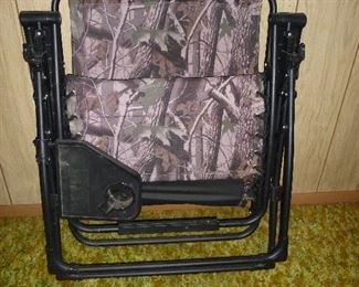 folding chair with cup holder