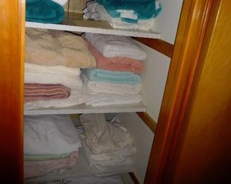 Loads of nice towels and linens