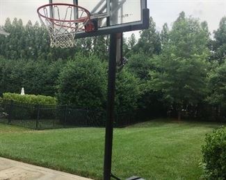 Basketball hoop