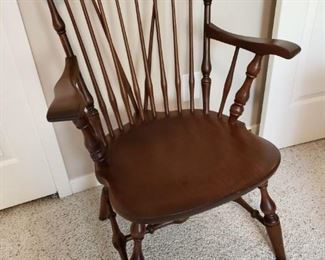 ANTIQUE CHAIR