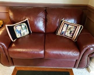 HANCOCK & MOORE TOP QUALITY LEATHER SOFA