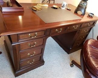 QUALITY HEKMAN DESK