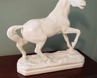BEAUTIFUL HORSE PAINTED METAL SCULPTURE