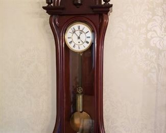 STUNNING ANTIQUE CLOCK