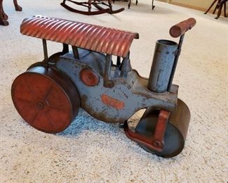 ANTIQUE RIDE EM