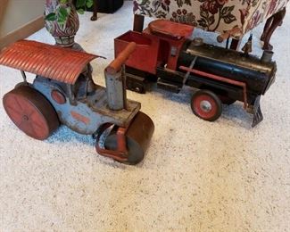 ANTIQUE RIDE EM'S