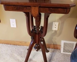 GORGEOUS ANTIQUE TABLE