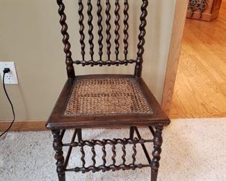 GORGEOUS BARLEY TWIST ANTIQUE CHAIR