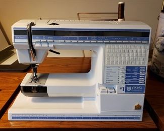 NICE VIKING SEWING MACHINE