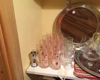 Cute retro glass set