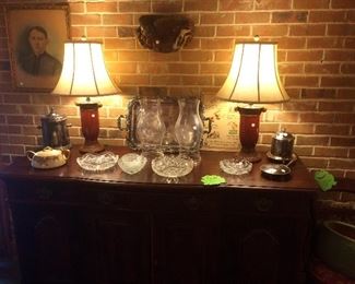 Hurricane shades
Lamps
Cut glass
Hollow ware