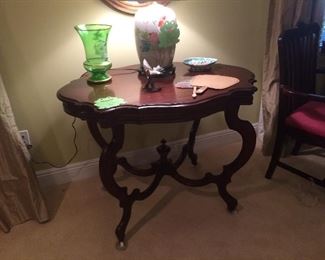 Exquisite table