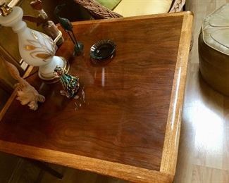 Vintage Lane Altavista Walnut Side Table
