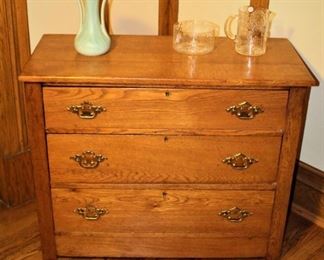 Oak chest of drawers.  