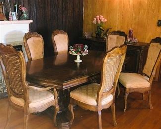 Heritage dining set