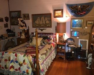 Colonial bedroom