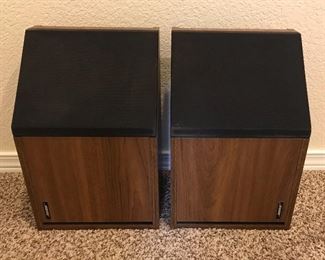 Bose bookshelf speakers