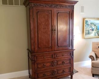 Entertainment armoire