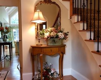 Console entrance hall table and mirror