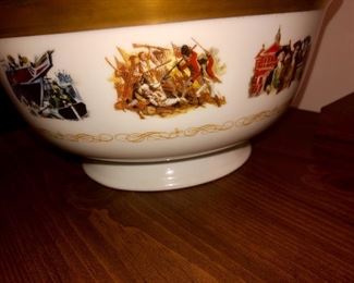 Bicentennial Bowl issued on 1976 great piece to display, use as a punch bowl or a fruit bowl 