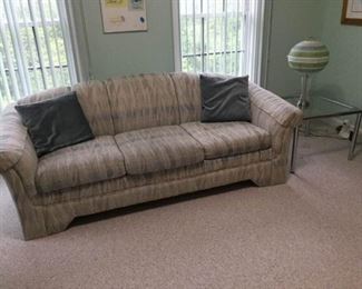 Broyhill Sleeper Sofa w/ Table & Lamp https://ctbids.com/#!/description/share/153612