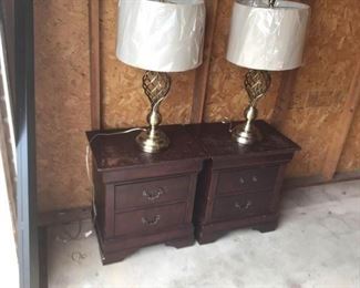 2 Gold Lamps