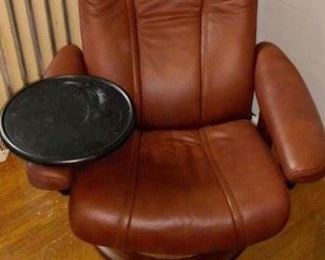 Ekorness stressless leather chair in amazing condition withadd on snack tray!