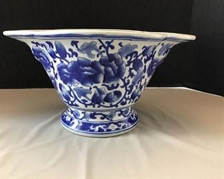Large Porcelain Vase https://ctbids.com/#!/description/share/156071