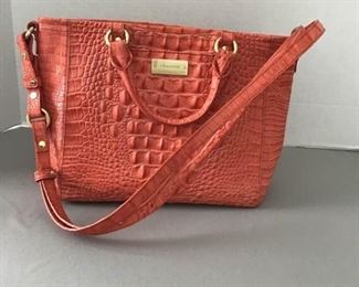 Classic Handbag     https://ctbids.com/#!/description/share/156090
