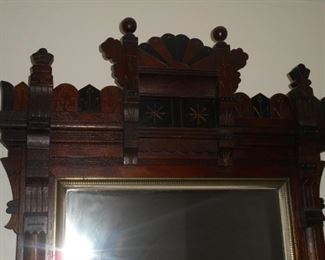 Antique dove tail vanity w/detached mirror