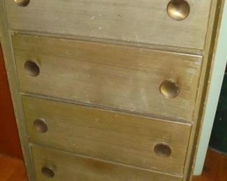 Mid century 4 drawer chest of drawers