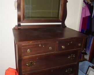 Matching dove tail chest of drawers w/5 drawers & original beveled mirror