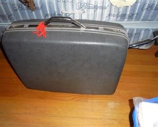 Vintage Samsonite luggage 2 pieces