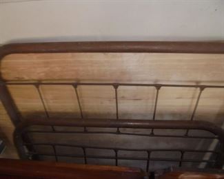 Antique metal bed frame head board & foot board w/rails