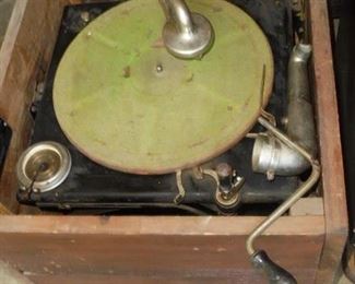 Antique Thomas Edison disc turn table (mechanically works) 