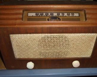 Antique wood cabinet 'Temple' tube radio w/bake lite knobs