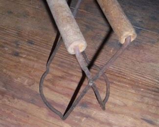 Antique Jar lid opener w/original wood handles