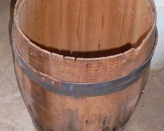 Med size oak barrel