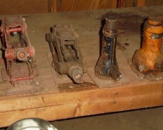 4 jacks (2 scissor & 2 bottle) 