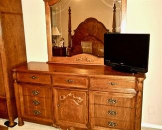 STANLEY DRESSER