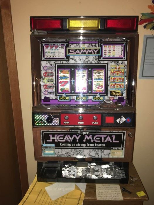 Sammy Super Heavy Metal Slot Machine