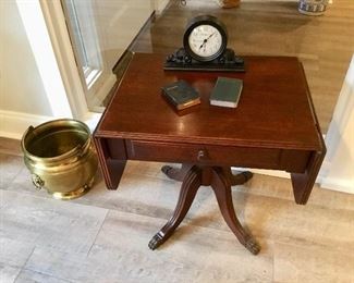 Drop leaf occasional table