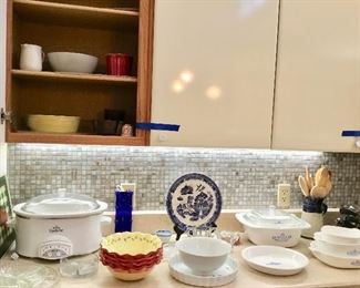 corning ware, willow, crock pot
