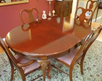 Gorgeous dining room table, two leaves, 6 chairs, cover, Chippendale style 41" W x 30.5" H x 72" L