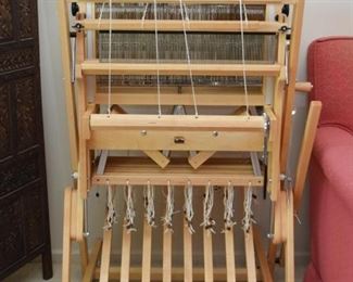 Schacht Floor Loom - Schacht Spindle Company (the smaller of 2 looms available)