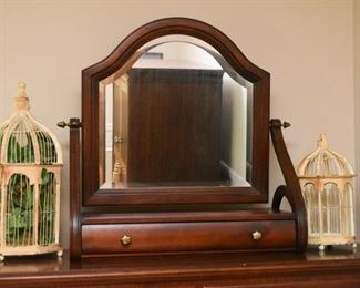 Ethan Allen Chest of Drawers / Dresser with Shaving / Vanity Mirror