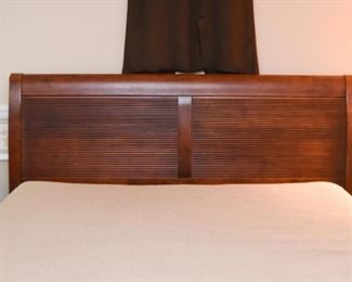 Beautiful Queen Size Sleigh Bed