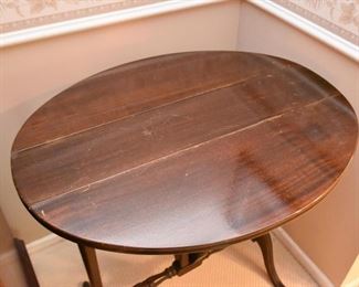 Antique / Vintage Gate Leg Drop Leaf Table